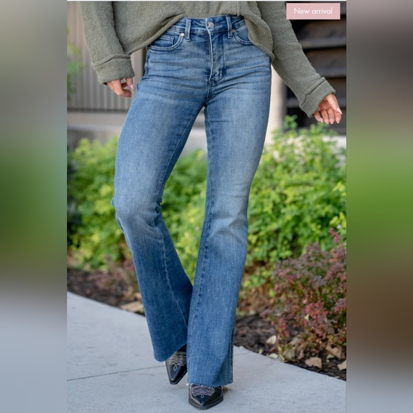 NWOT Judy Blue Women's Flare Jeans in Blue - size 22W - Picture 1 of 14